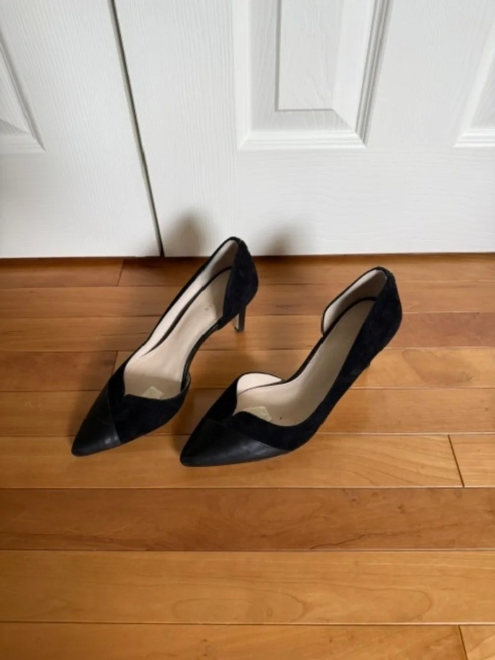 Cole Haan 8.5 women's Black leather and suede 3in heals
